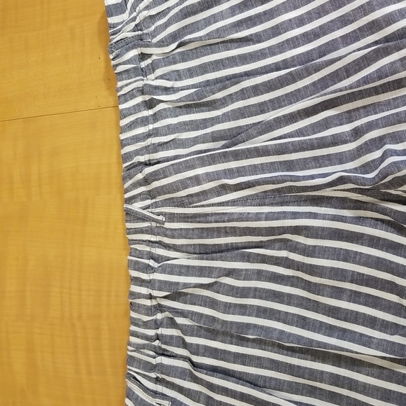 Size 12, great condition striped cotton pants - Picture 5 of 5